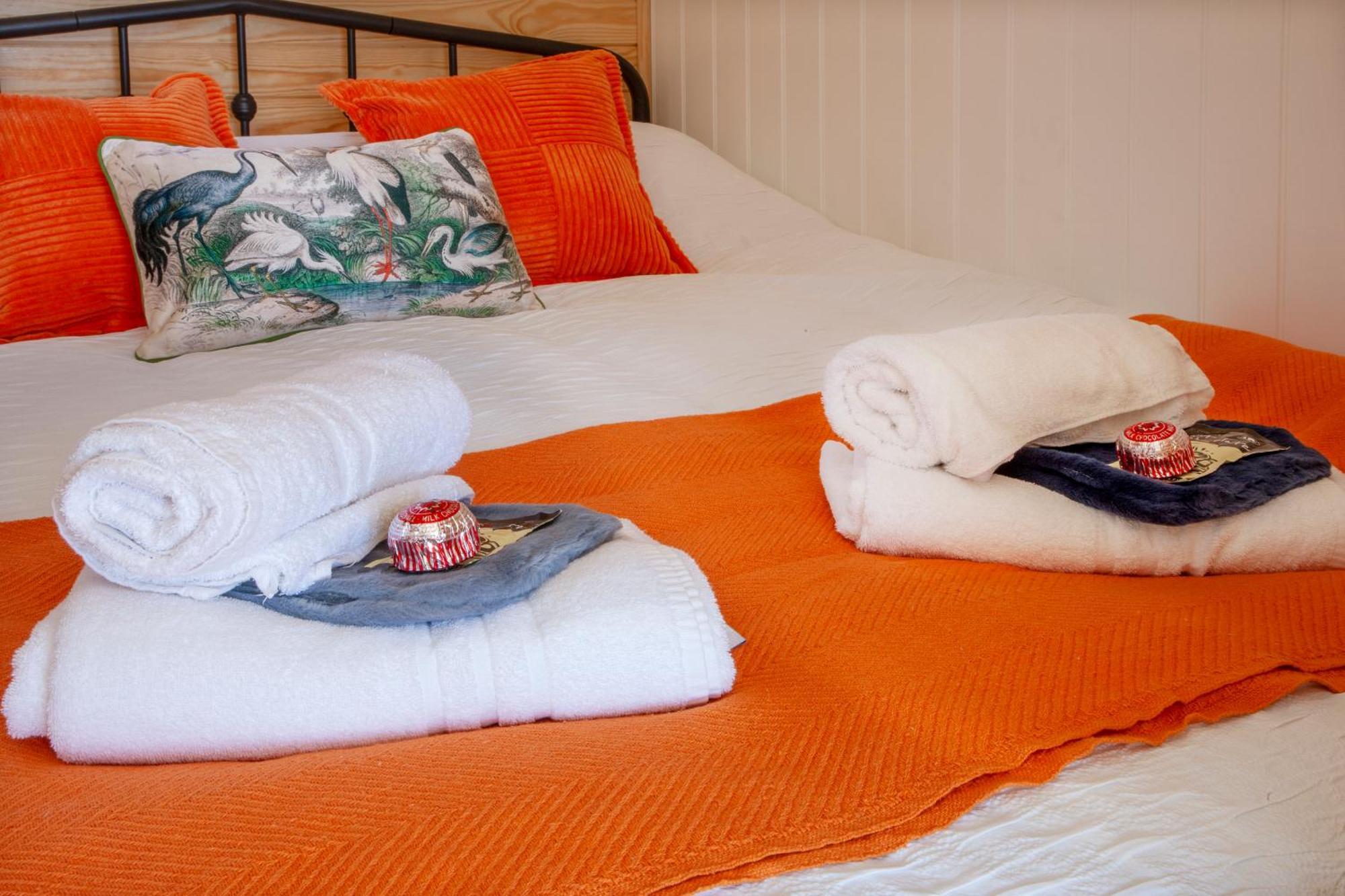 Appin Holiday Homes -Caravans, Lodges, Shepherds Hut And Train Carriage Stays Bagian luar foto
